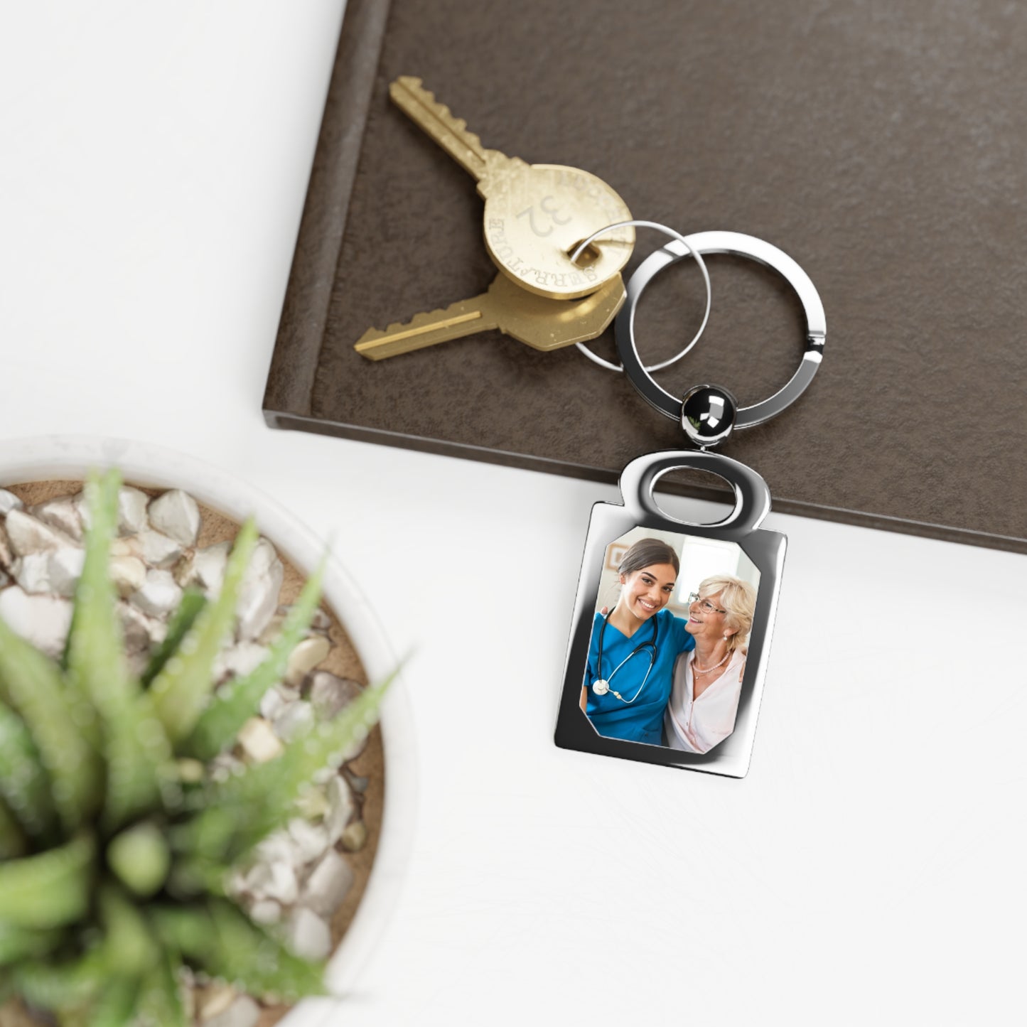 Personalized Graduation Photo Keyring – A Milestone in Your Pocket